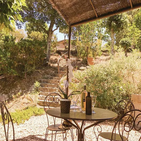 Two-bedroom Holiday In Vecchio Porto-Vecchio (Corsica)
